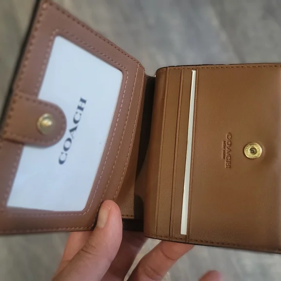 Coach Tan Multicolor Stripe Crossbody Bag w/ matching Wallet - Picture 4 of 6